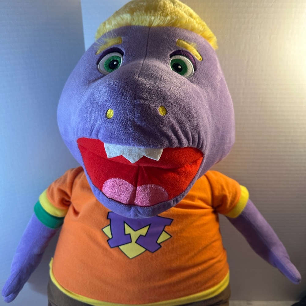 Vintage ‘90’s Mr Munch jumbo plush 32” from Chuckee Cheese